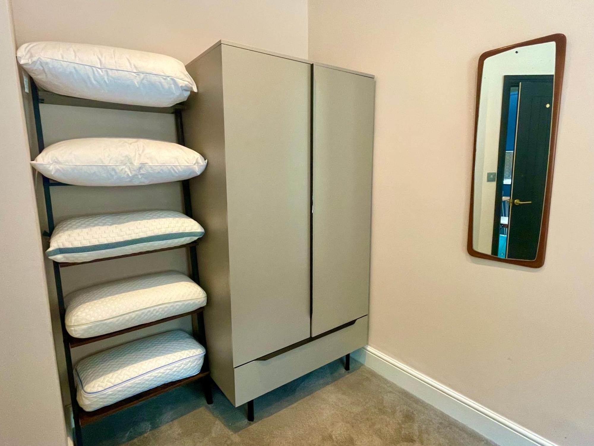 Pillow Menu! 1 Bed Garden Flat Finsbury Park ロンドン エクステリア 写真