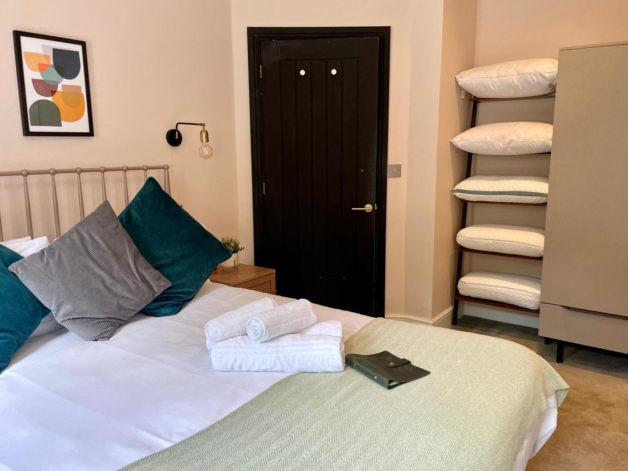 Pillow Menu! 1 Bed Garden Flat Finsbury Park ロンドン エクステリア 写真