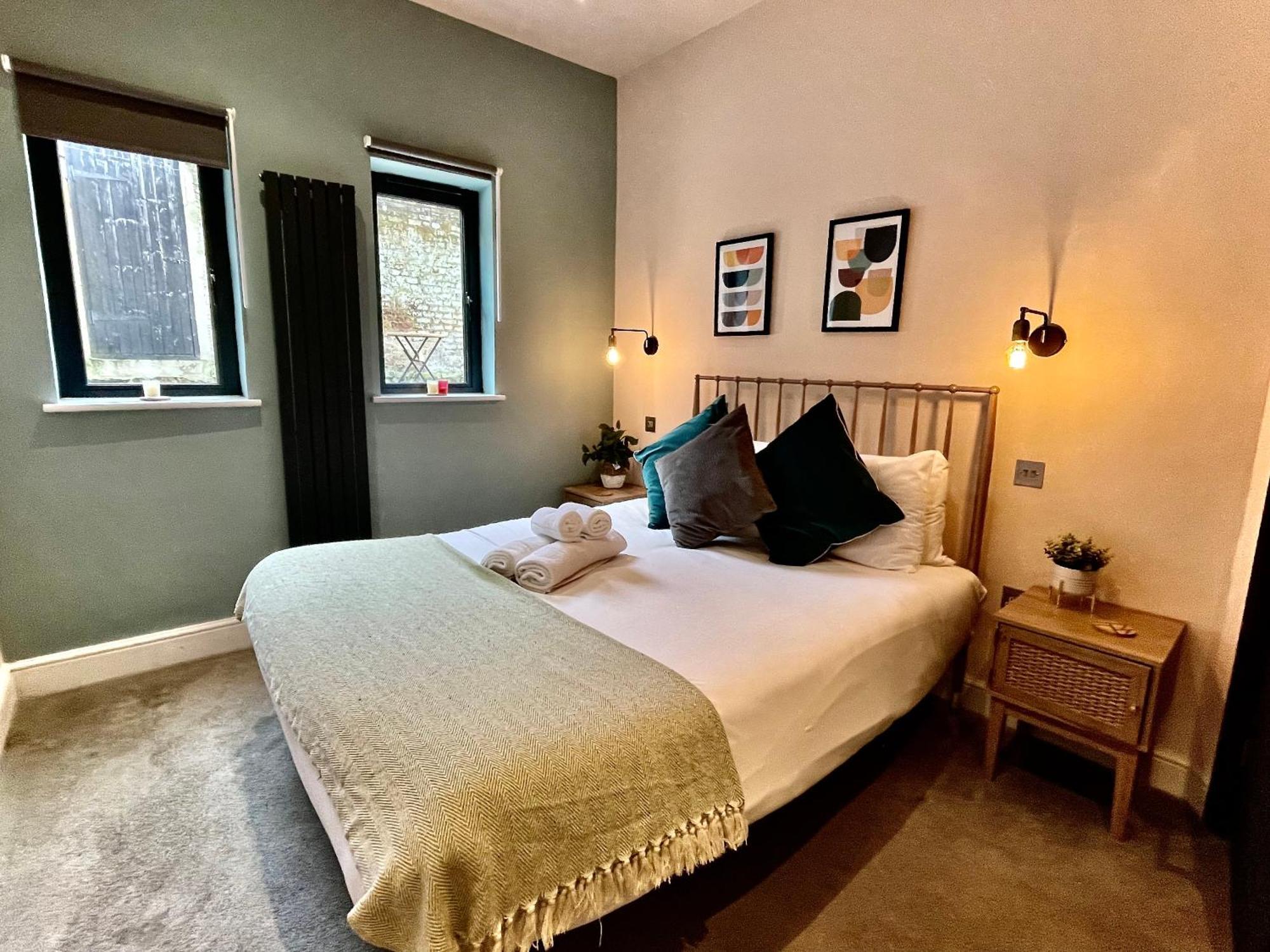 Pillow Menu! 1 Bed Garden Flat Finsbury Park ロンドン エクステリア 写真