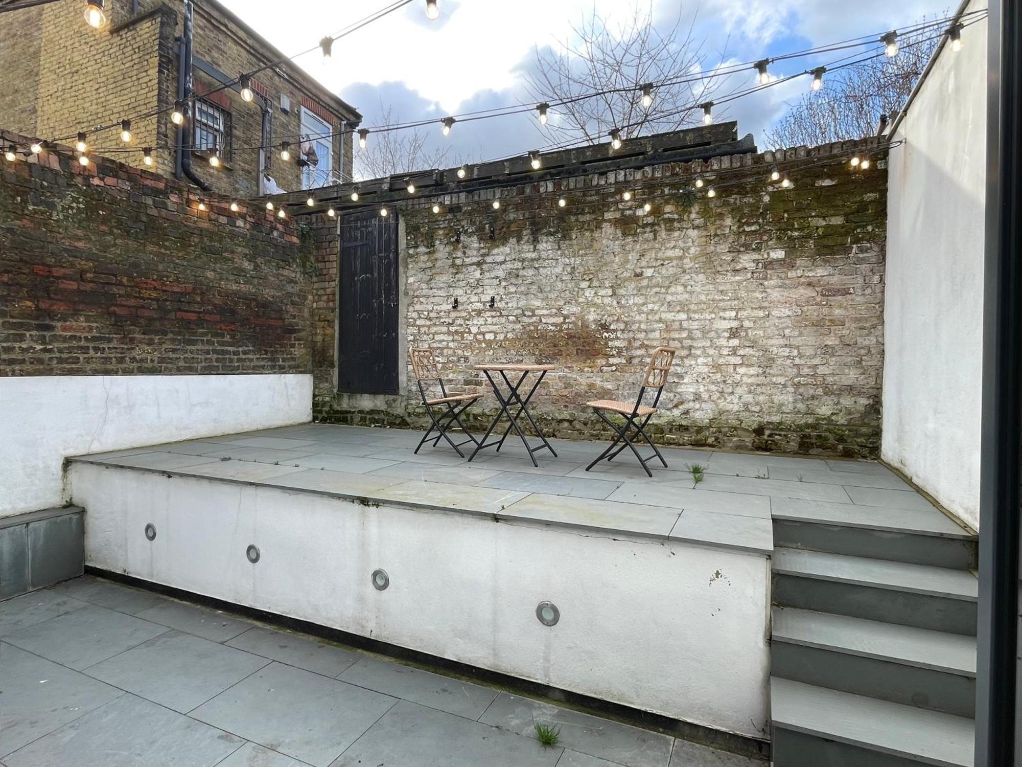 Pillow Menu! 1 Bed Garden Flat Finsbury Park ロンドン エクステリア 写真